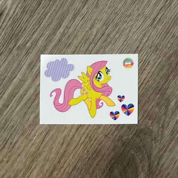 My Little Pony Fluttershy Micro-Comic Fun Pack (includes mini-poster & sticker) - Picture 4 of 4